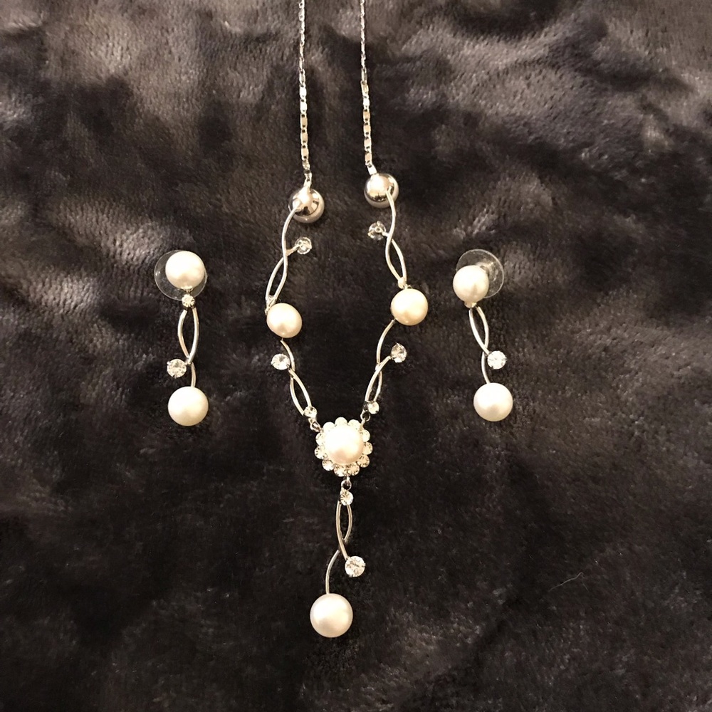 4/&15 Pearl costume jewelry set